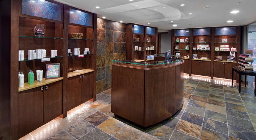 The Parkside Hotel And Spa Виктория Екстериор снимка