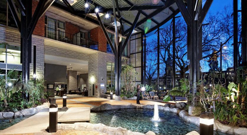 The Parkside Hotel And Spa Виктория Екстериор снимка