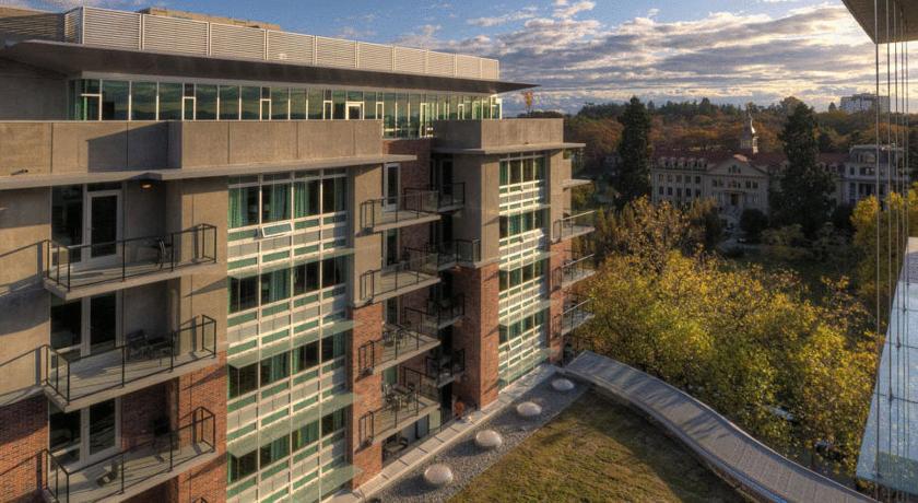 The Parkside Hotel And Spa Виктория Екстериор снимка